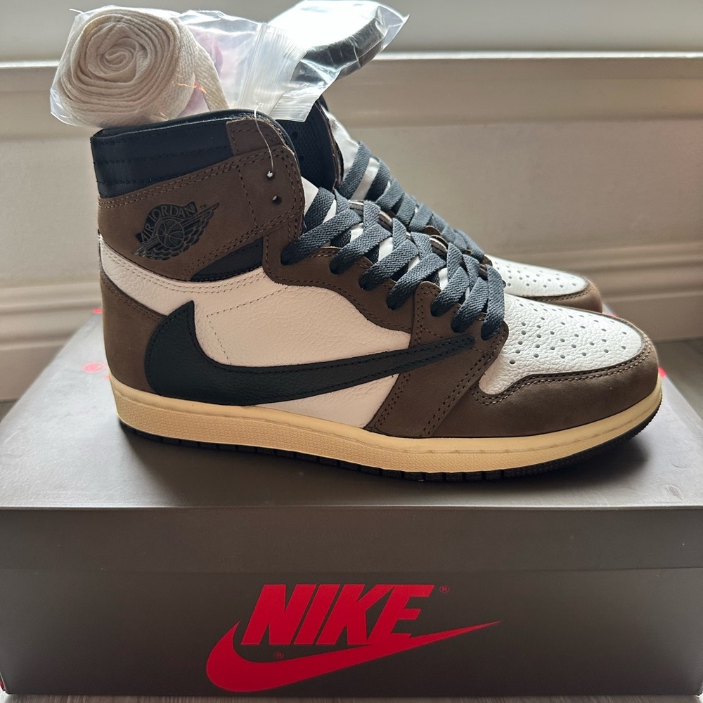 Air Jordan 1 Retro High Travis Scott 'Cactus Jack' - Picture 6 of 8